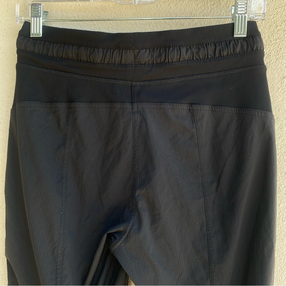 Lululemon Dance Studio Mid Rise Cropped Pant Size 4 - Picture 13 of 16